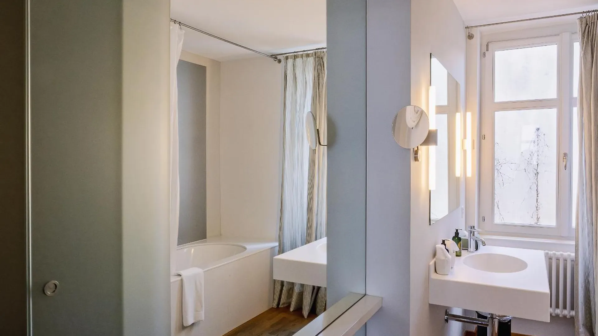 Consum Boutique Hotel Basel 4*,  Schweiz
